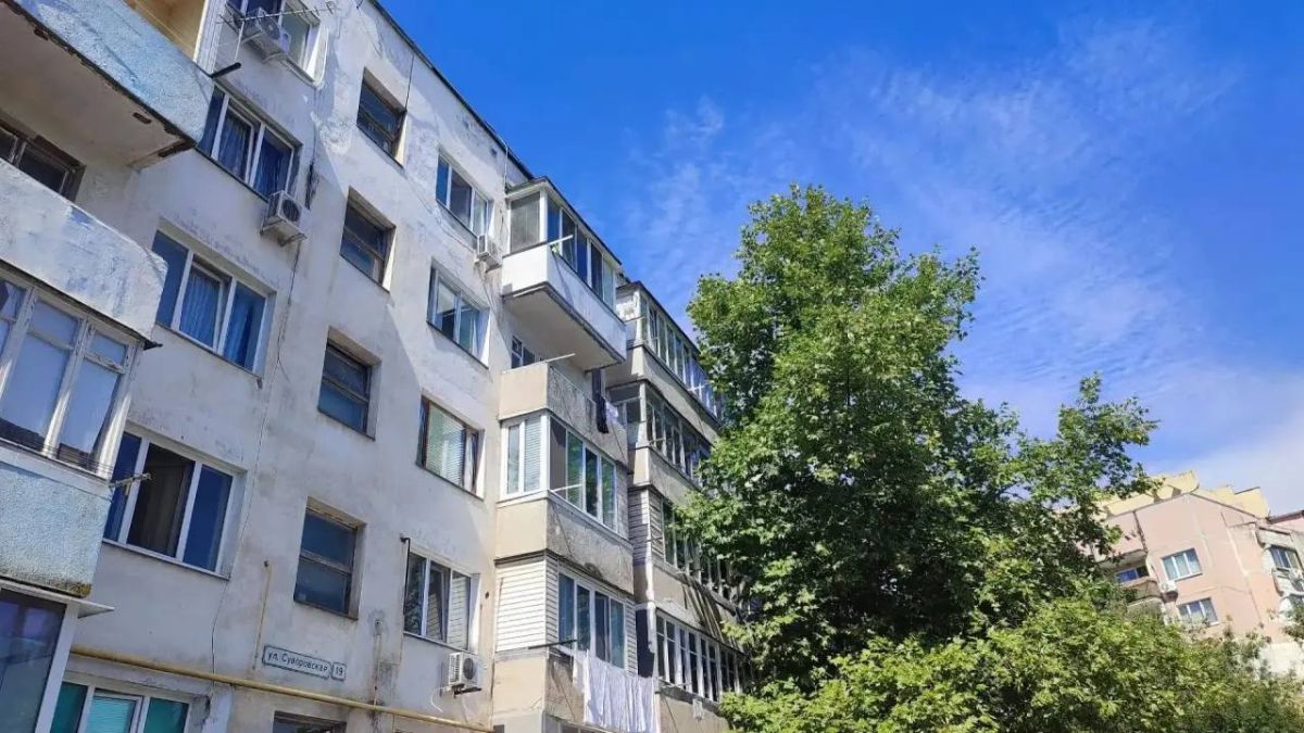 Выходные посвятила обходам многоквартирных домов и встречам с жителями Выходные посвятила обходам многоквартирных домов и встречам с жителями