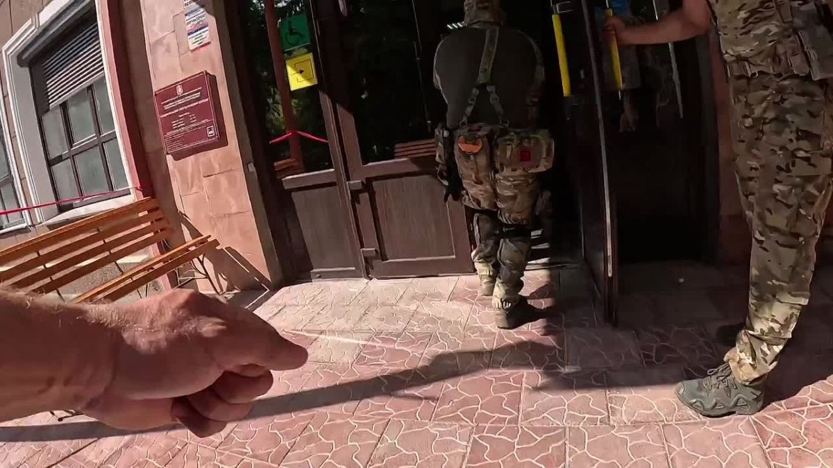 Не дай себя завербовать. За содействие террористам и экстремистам предусмотрено уголовная ответственность в виде лишения свободы