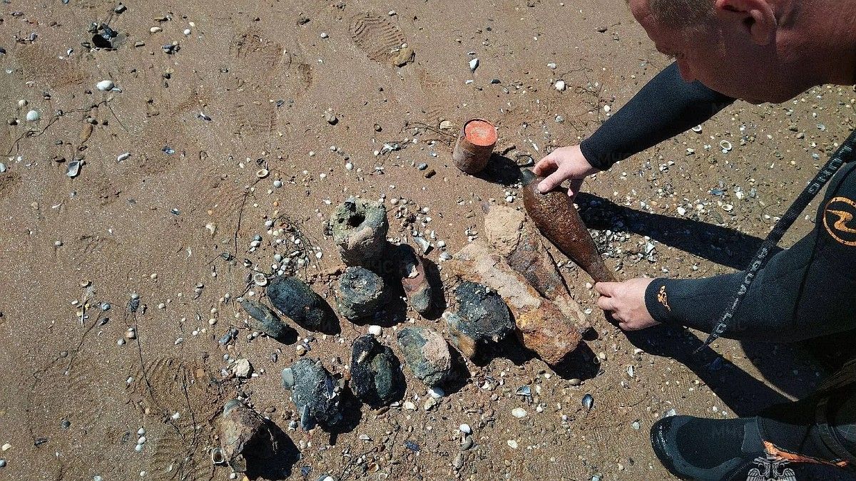 Саперы обезвредили артснаряды, минометные мины и гранаты в Крыму