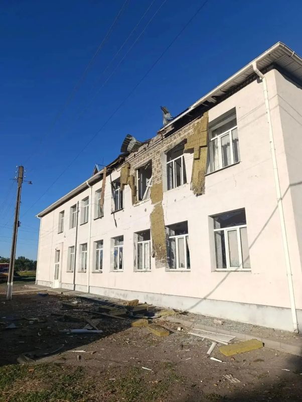 ВСУ обстреляли школу в Запорожской области ВСУ обстреляли школу в Запорожской области