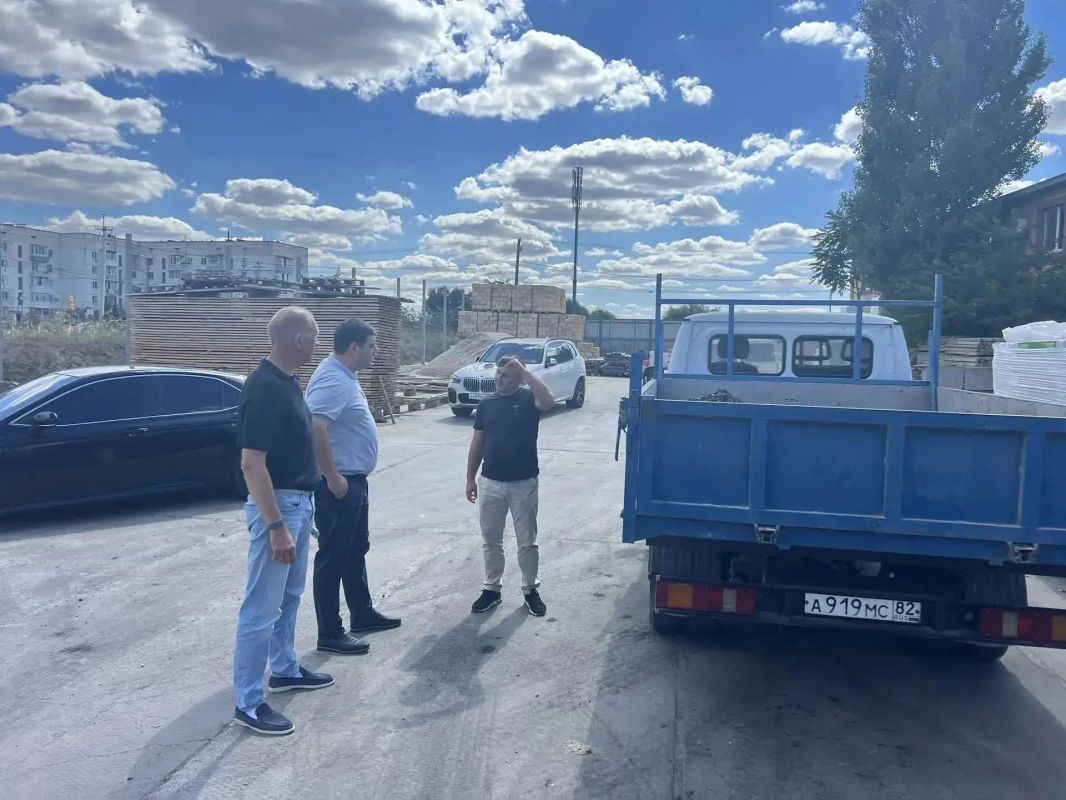 Анушаван Агаджанян: Посетил Джанкой и Джанкойский район, где проверил исполнение поручения Главы Республики Крым по обеспечению жителей твёрдым топливом по социальной цене Анушаван Агаджанян: Посетил Джанкой и Джанкойский район, где проверил исполнение поручения Главы Республики Крым по обеспечению жителей твёрдым топливом по социальной цене