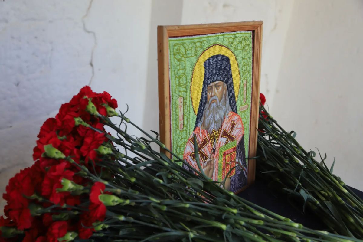 У часовни во имя Архангела Михаила на братском кладбище Русской Слободки состоялся торжественный митинг, посвящённый Дню памяти воинов, павших в Крымской войне 1853–1856 годов У часовни во имя Архангела Михаила на братском кладбище Русской Слободки состоялся торжественный митинг, посвящённый Дню памяти воинов, павших в Крымской войне 1853–1856 годов