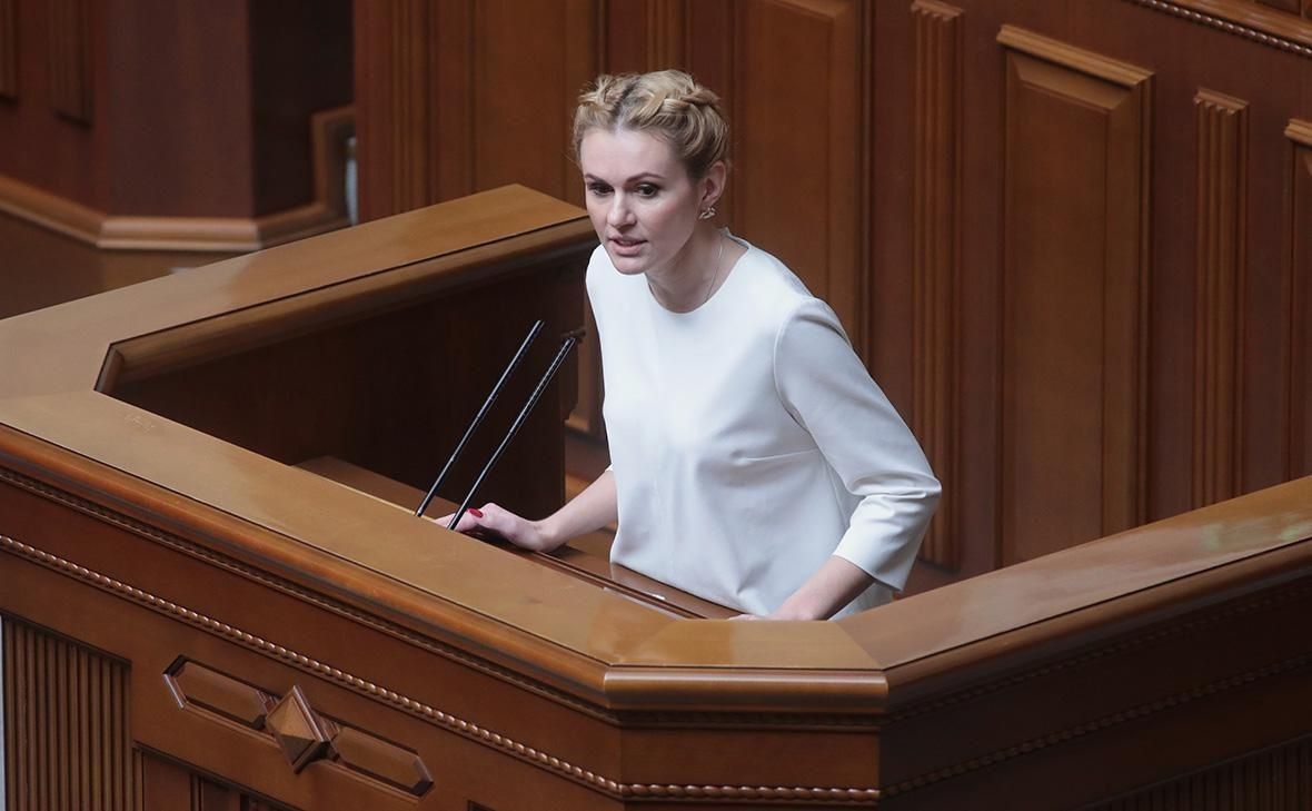 Жертва Украины. «Можно говорить о том, что кто-то там не хочет выходить с Донбасса, но Донбасс сдают. Мы его и так сдаём. Просто это делается официально, красиво»