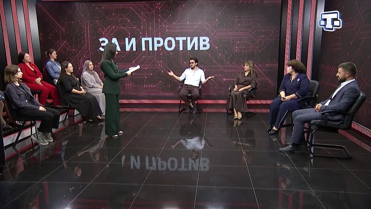 Блогер Али Гирей призвал девушек к умеренности в требованиях махра