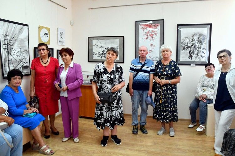 Столбы Симферополя как искусство: в столице Крыма открылась выставка в японском стиле Столбы Симферополя как искусство: в столице Крыма открылась выставка в японском стиле