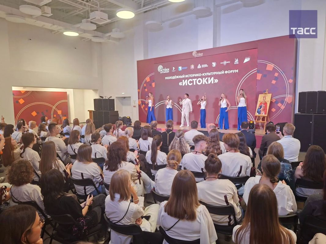 Форум "Истоки" в Севастополе открылся в ограниченном формате —только для молодежи Крымского полуострова, сообщил замруководителя Федерального агентства по делам молодежи Егор Литвиненко, передает корреспондент ТАСС Форум "Истоки" в Севастополе открылся в ограниченном формате —только для молодежи Крымского полуострова, сообщил замруководителя Федерального агентства по делам молодежи Егор Литвиненко, передает корреспондент ТАСС