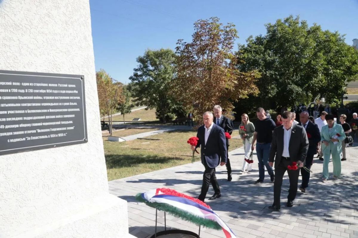 В Крыму почтили память солдат и офицеров, погибших в Крымской войне В Крыму почтили память солдат и офицеров, погибших в Крымской войне