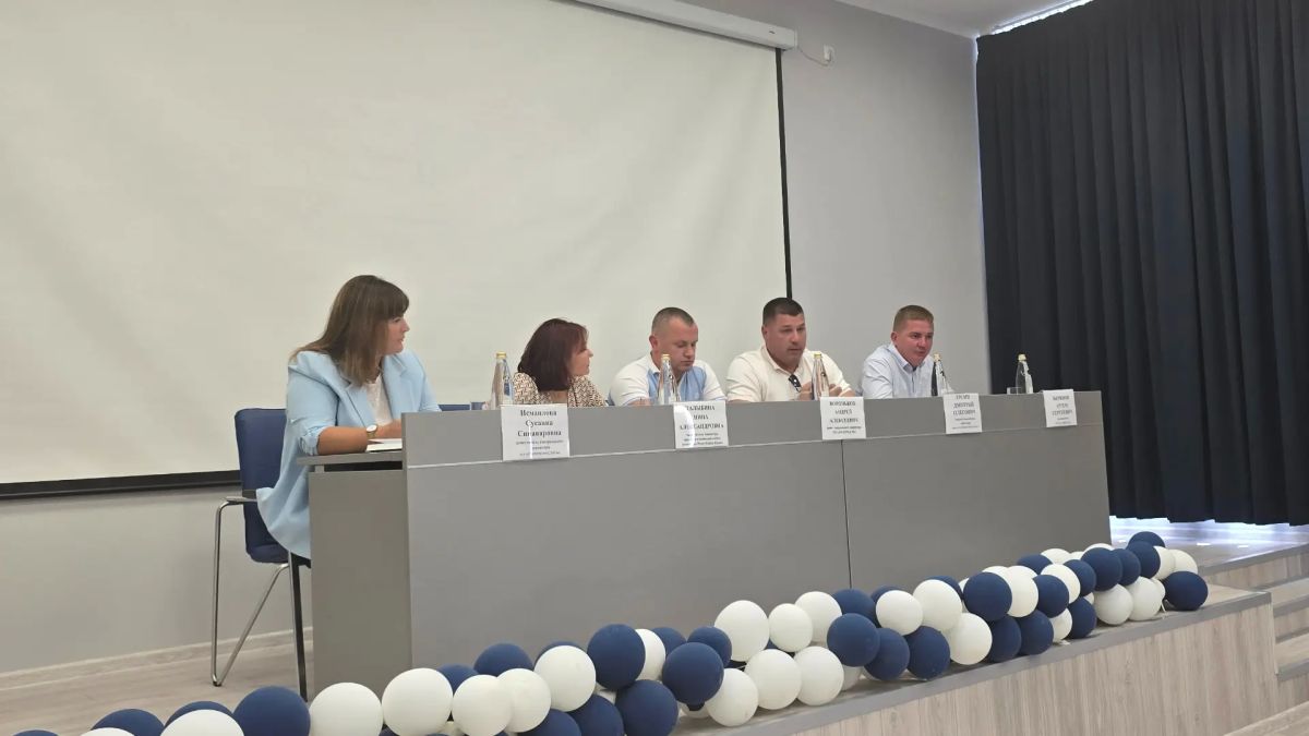 09.09.2026 состоялось рабочее совещание с руководителями подрядных организаций, выполняющих работы по капитальному ремонту общего имущества в многоквартирных домах Республики Крым в текущем году