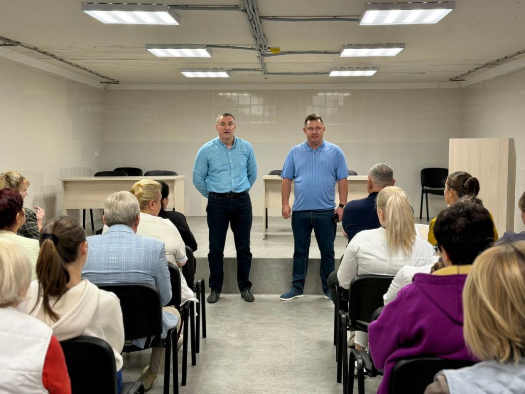 Юрий Нестеренко: В ходе рабочих встреч с коллективами ГБУЗ РК «Симферопольская центральная районная клиническая больница» и ГБУЗ РК «Клиническая психиатрическая больница №5» обсудили вопросы развития сферы здравоохранения... Юрий Нестеренко: В ходе рабочих встреч с коллективами ГБУЗ РК «Симферопольская центральная районная клиническая больница» и ГБУЗ РК «Клиническая психиатрическая больница №5» обсудили вопросы развития сферы здравоохранения...