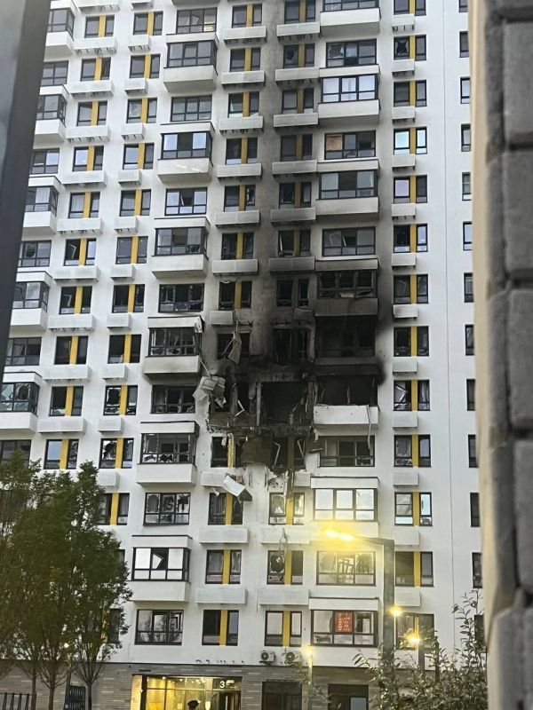 За ночь силами ПВО перехвачены и уничтожены 596 украинских БПЛА самолётного типа над территориями Белгородской, Брянской, Калужской, Курской, Орловской, Оренбургской, Ростовской, Самарской, Тульской, Ульяновской областей...