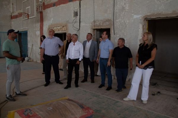 Владимир Константинов осмотрел ряд объектов в Евпатории и Сакском районе Владимир Константинов осмотрел ряд объектов в Евпатории и Сакском районе