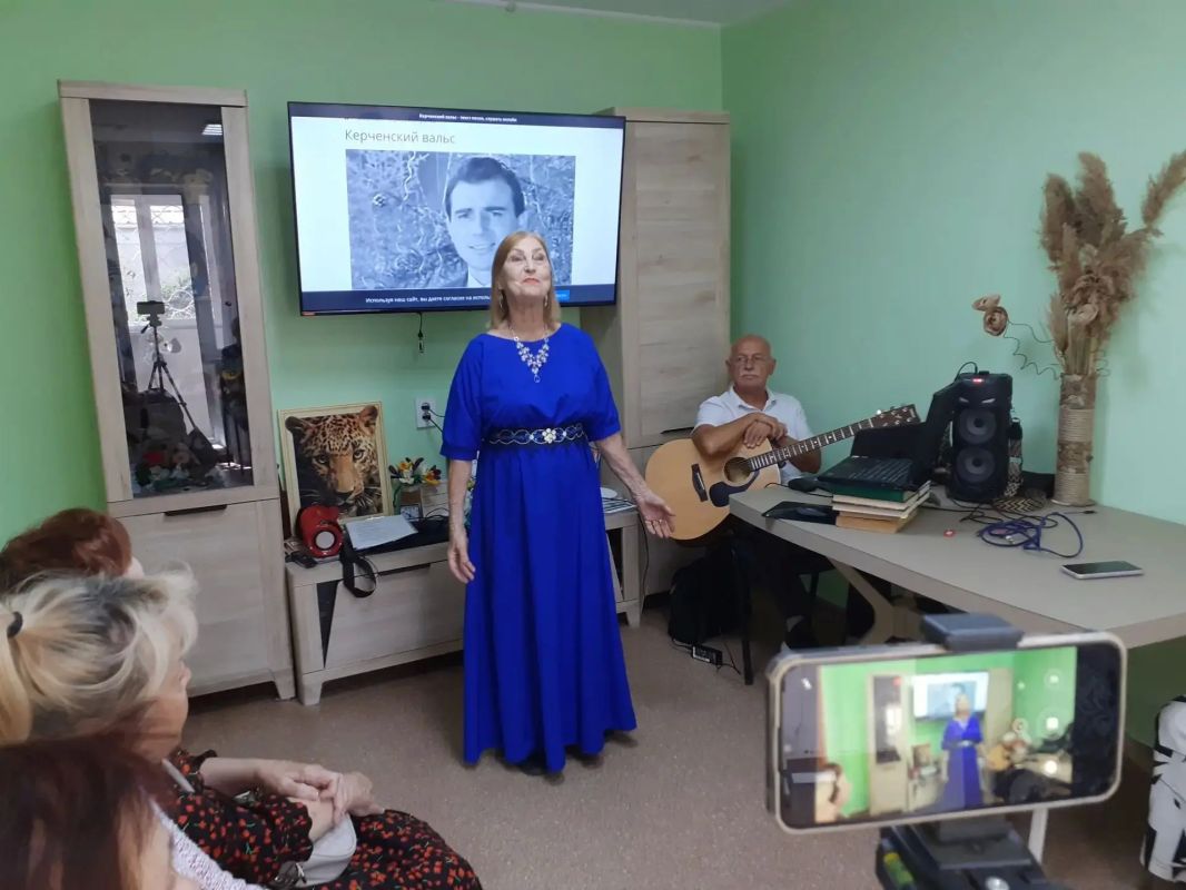 «Керченский вальс в кругу друзей» «Керченский вальс в кругу друзей»