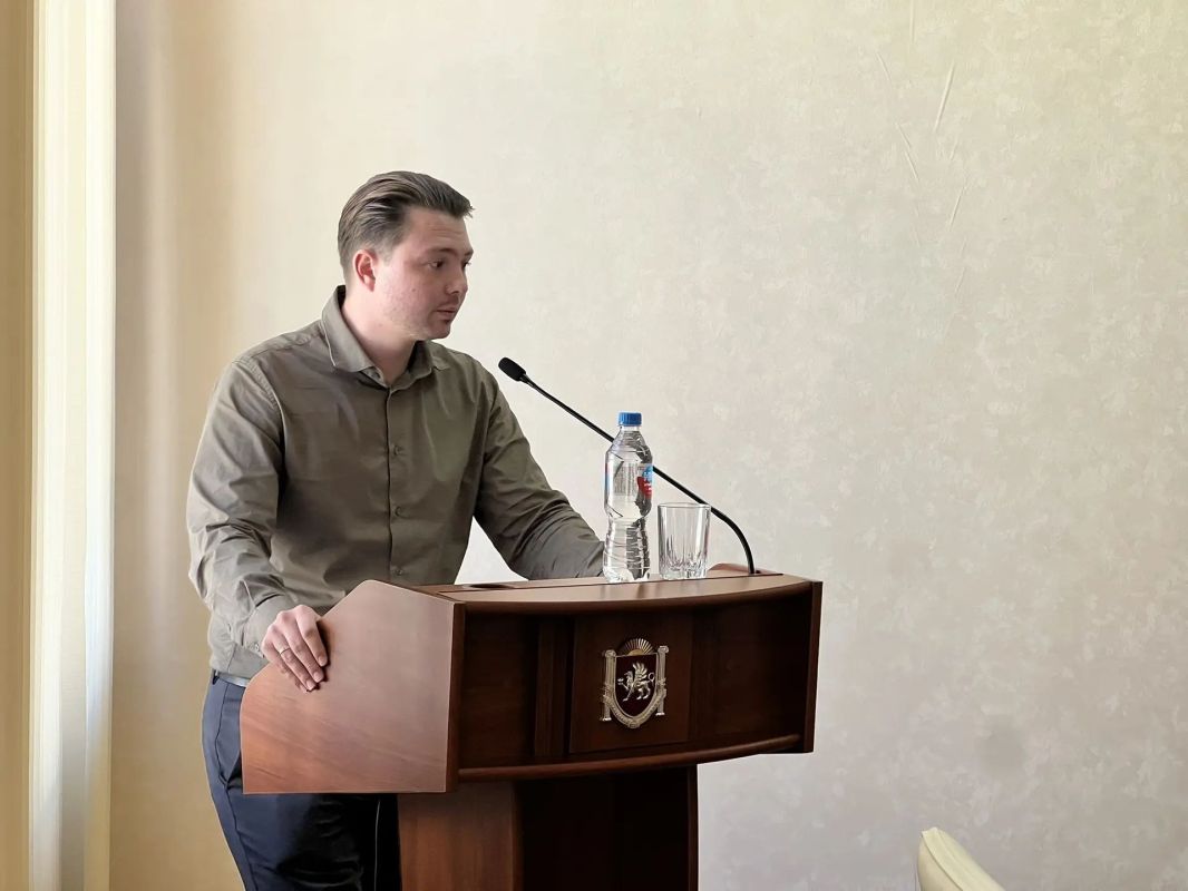 Анушаван Агаджанян: Как член попечительского совета Фонда поддержки учёных и изобретателей Республики Крым имени И.В. Курчатова ознакомился с перспективными разработками молодых учёных Анушаван Агаджанян: Как член попечительского совета Фонда поддержки учёных и изобретателей Республики Крым имени И.В. Курчатова ознакомился с перспективными разработками молодых учёных
