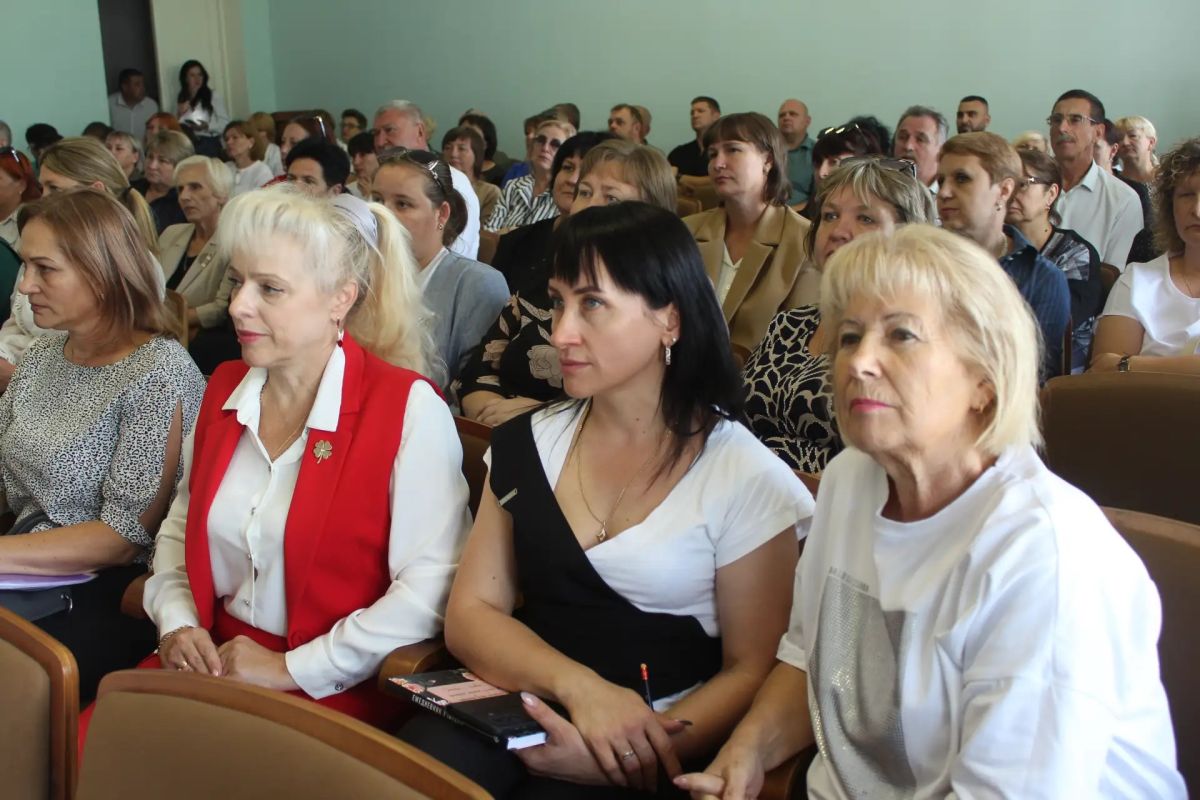Владимир Константинов проинспектировал строительство социальных объектов в Советском районе Владимир Константинов проинспектировал строительство социальных объектов в Советском районе