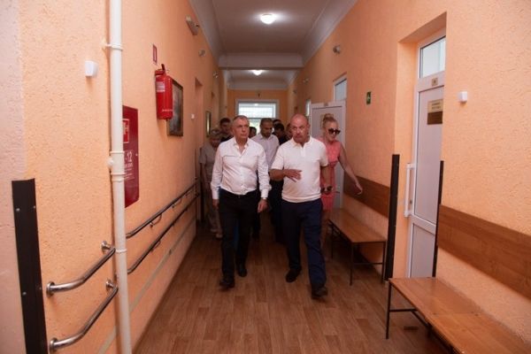 Владимир Константинов осмотрел ряд объектов в Евпатории и Сакском районе Владимир Константинов осмотрел ряд объектов в Евпатории и Сакском районе