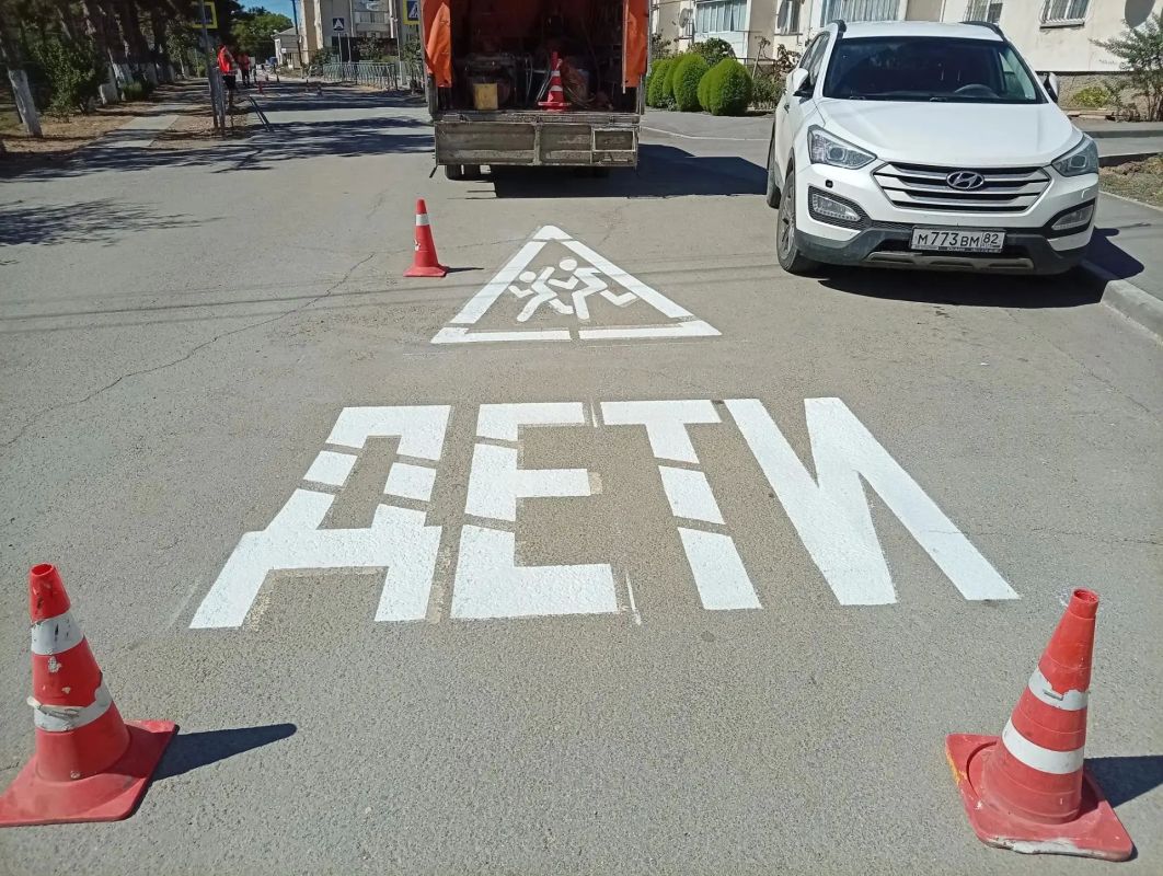 В Бахчисарайском районе проведены работы по обновлению дорожной разметки В Бахчисарайском районе проведены работы по обновлению дорожной разметки