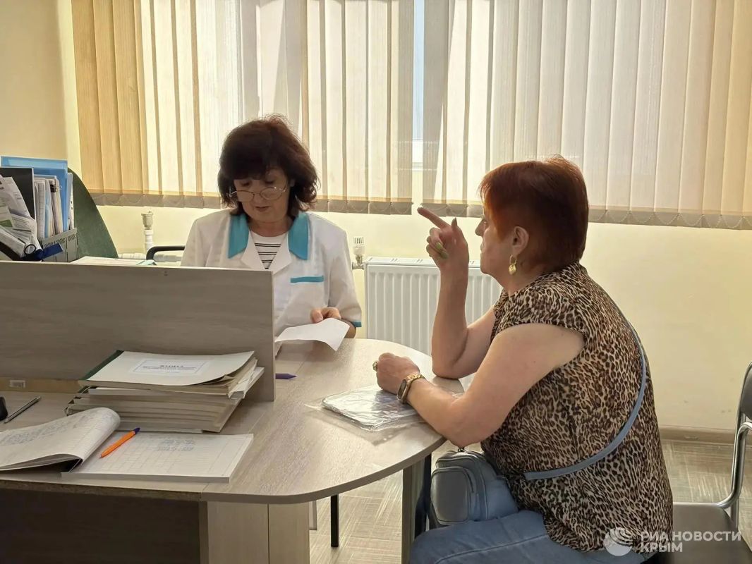 Министр здравоохранения Крыма сделал прививку от гриппа одним из первых Министр здравоохранения Крыма сделал прививку от гриппа одним из первых