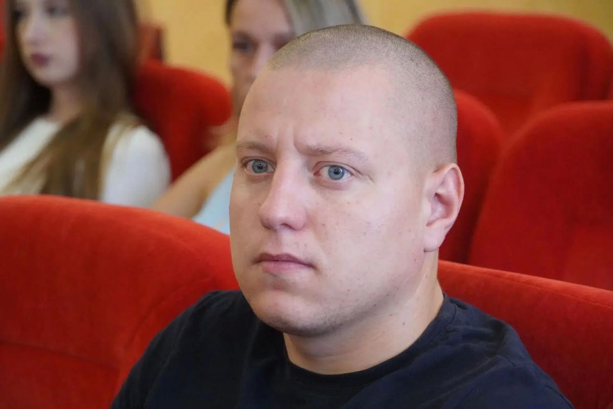 В Керчи семеро детейсирот получили ключи от квартир В Керчи семеро детейсирот получили ключи от квартир