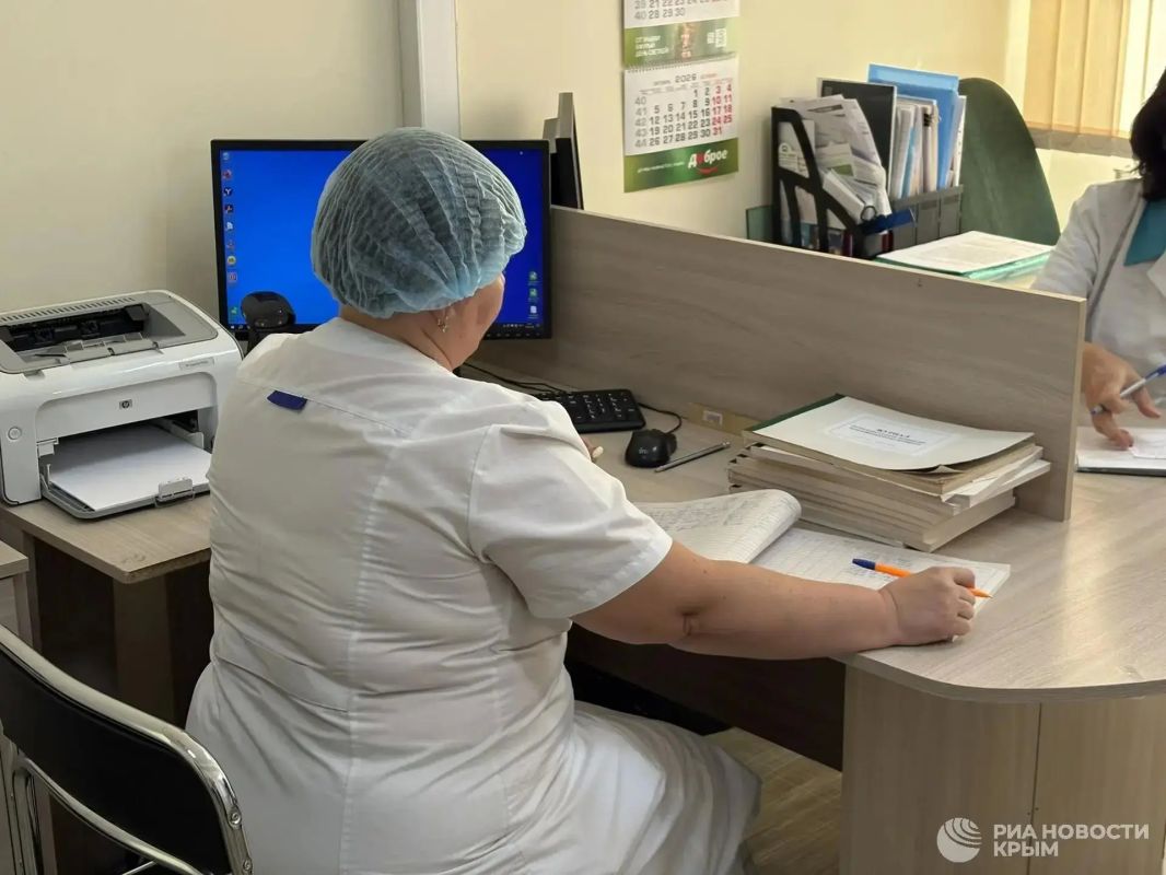 Министр здравоохранения Крыма сделал прививку от гриппа одним из первых Министр здравоохранения Крыма сделал прививку от гриппа одним из первых