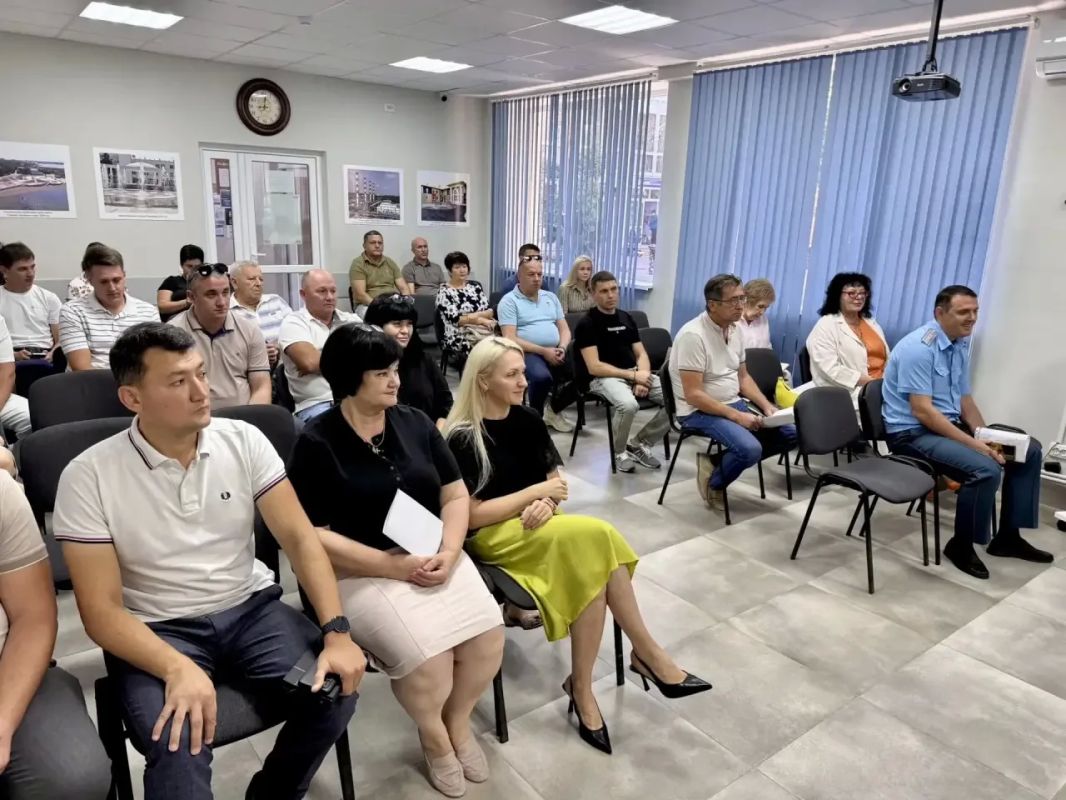 Аппаратное совещание с руководителями ресурсоснабжающих предприятий и службами города