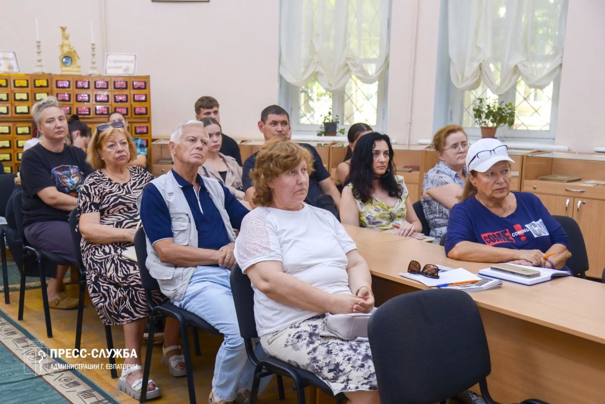В Евпатории прошло обучение общественных наблюдателей В Евпатории прошло обучение общественных наблюдателей