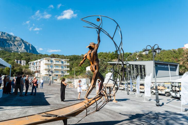 В Алупке завершился Первый Алупкинский симпозиум по скульптуре В Алупке завершился Первый Алупкинский симпозиум по скульптуре