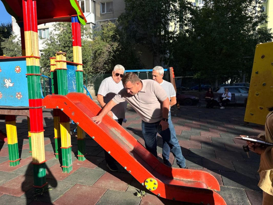 Юрий Нестеренко: Встретился с жителями многоквартирных домов по улице Туристов, 8/5/1 в Симферополе, для обсуждения и поиска решений волнующих вопросов Юрий Нестеренко: Встретился с жителями многоквартирных домов по улице Туристов, 8/5/1 в Симферополе, для обсуждения и поиска решений волнующих вопросов