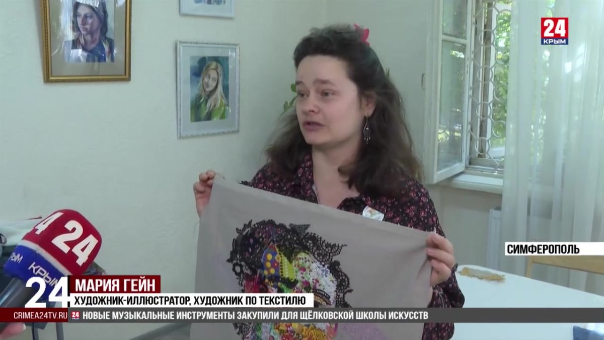 В Крыму 30 мастеров создают панно из ткани для Владимирской области