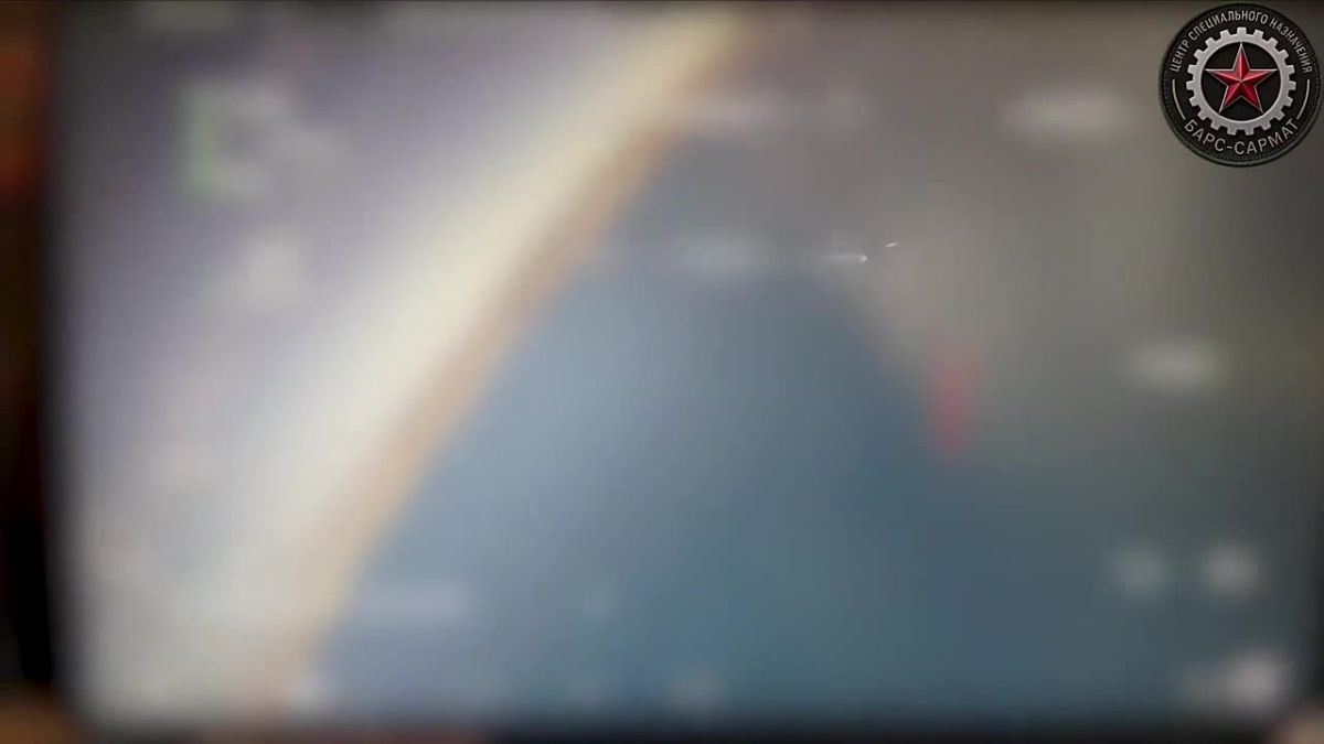 Дмитрий Рогозин: Сегодня с губернатором города-героя Севастополя М.В.Развозжаевым обсудили боевую работу расчетов Отряда "Устинов" ЦСН "Барс-Сармат" по вооруженному сопровождению топливных конвоев для севастопольцев, а также...