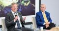 Дмитрий Дробницкий: ЭКС-МИНИСТР АРМИИ США "ВСПЛЫЛ" НА УКРАИНЕ В ГАЛСТУКЕ-ВЫШИВАНКЕ