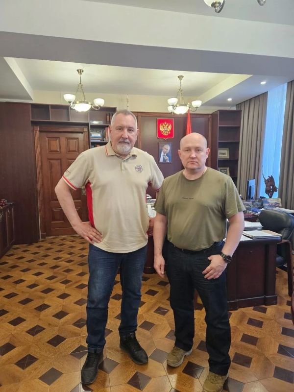 Михаил Развожаев: Сегодня с Дмитрием Олеговичем Рогозиным обсуждали боевую работу военно-технического отряда «Устинов» ЦСН «БАРС-САРМАТ» Михаил Развожаев: Сегодня с Дмитрием Олеговичем Рогозиным обсуждали боевую работу военно-технического отряда «Устинов» ЦСН «БАРС-САРМАТ»