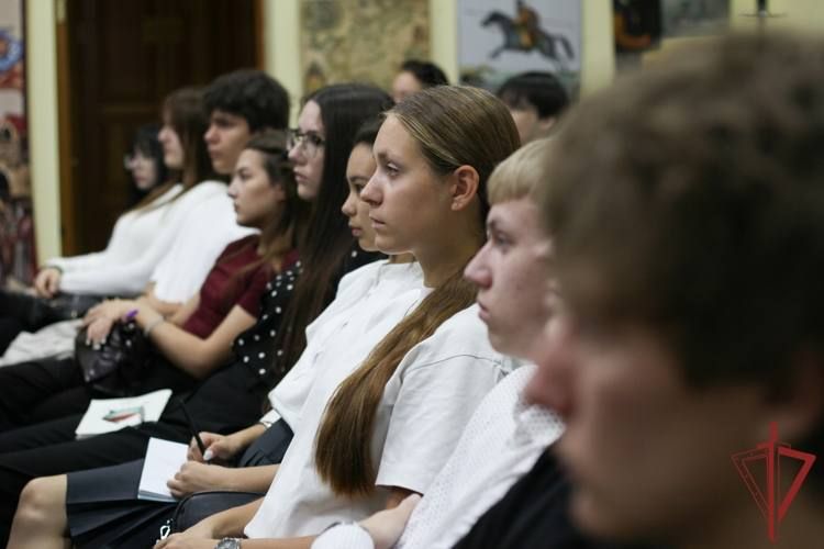 Росгвардия приняла участие в открытии второго тура проекта клуба военно-спортивной подготовки «Грифон» в Севастополе Росгвардия приняла участие в открытии второго тура проекта клуба военно-спортивной подготовки «Грифон» в Севастополе
