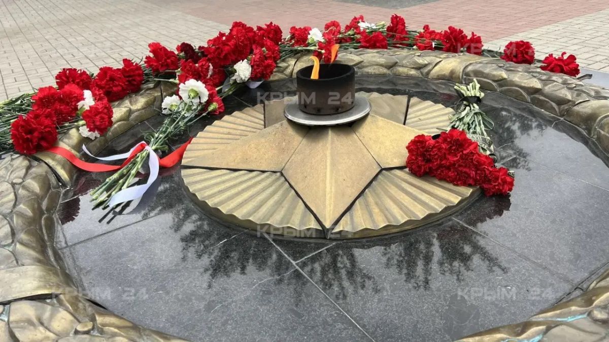 53-ю годовщину присвоения звания «город-герой» и 52-ю годовщину вручения высших наград СССР отметили в Керчи 53-ю годовщину присвоения звания «город-герой» и 52-ю годовщину вручения высших наград СССР отметили в Керчи