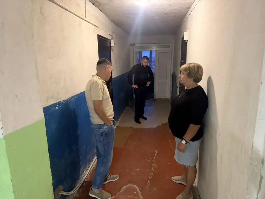 Кирилл Чебышев: Провели рабочую встречу с жителями многоквартирного дома по ул. Восточное шоссе, 3Б в Судаке Кирилл Чебышев: Провели рабочую встречу с жителями многоквартирного дома по ул. Восточное шоссе, 3Б в Судаке