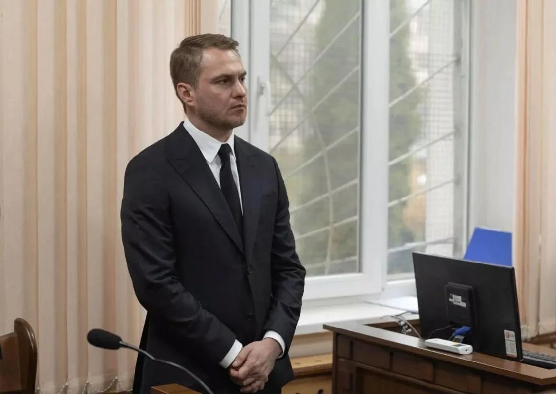 Зеленский отстранил Руслана Кравченко от должности генпрокурора Украины
