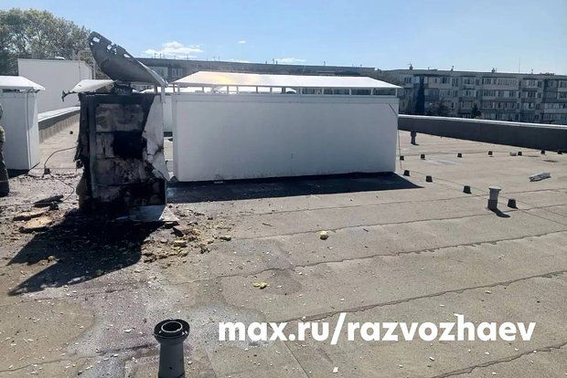 Развожаев опубликовал фотографии с загоревшимся после атаки ВСУ детсадом
