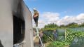 Огнеборцы МЧС России ликвидировали возгорание гаража на площади 30 кв.м. в пгт. Гвардейское Симферопольского района