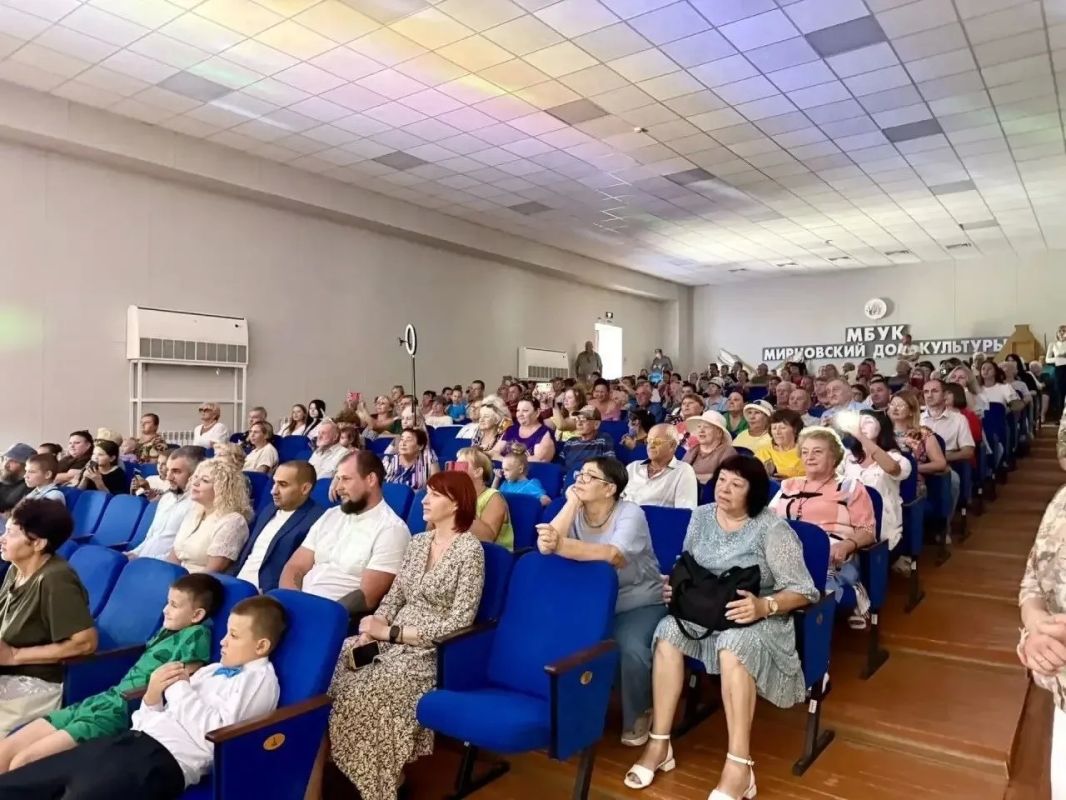 Поселок Мирный отметил 62-летие Поселок Мирный отметил 62-летие