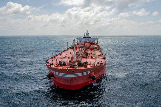 «Ъ»: Цены на перевозку российской нефти из Новороссийска выросли до максимума в истории