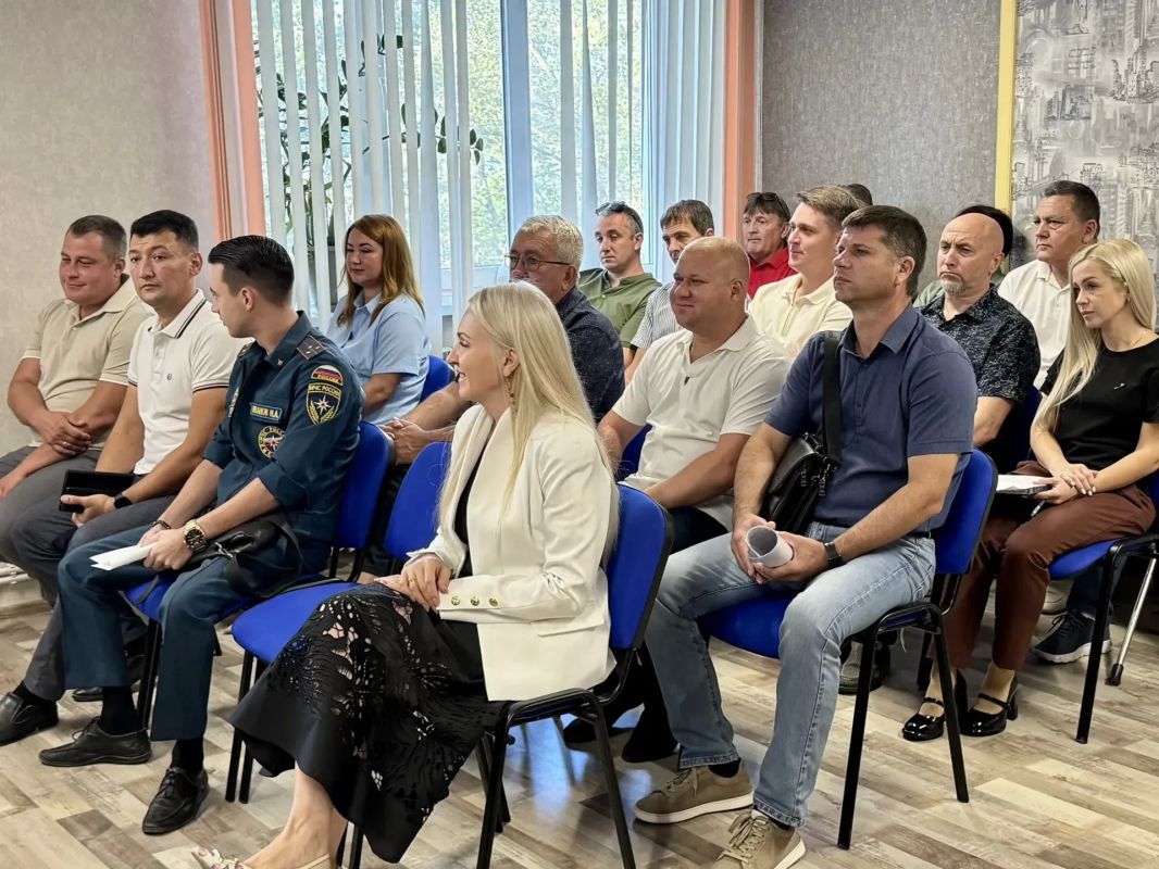 Аппаратное совещание с руководителями ресурсоснабжающих организаций и городских служб Аппаратное совещание с руководителями ресурсоснабжающих организаций и городских служб