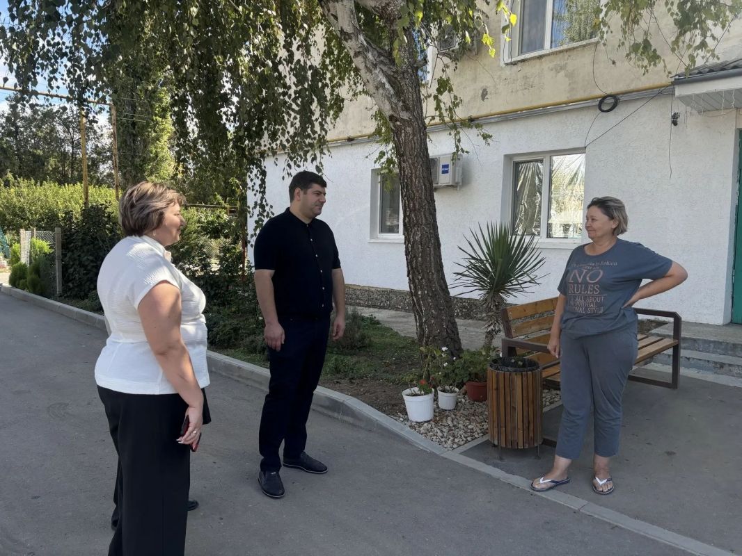 Анушаван Агаджанян: В рамках рабочей поездки в Джанкойский район посетил Масловскую школу-детский сад, где ознакомился с условиями, созданными для обучения, воспитания и всестороннего развития детей Анушаван Агаджанян: В рамках рабочей поездки в Джанкойский район посетил Масловскую школу-детский сад, где ознакомился с условиями, созданными для обучения, воспитания и всестороннего развития детей
