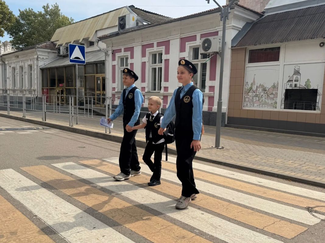 В школах Евпатории прошли уроки по безопасности дорожного движения В школах Евпатории прошли уроки по безопасности дорожного движения