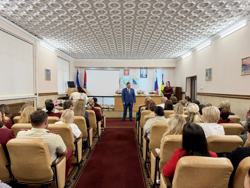 Юрий Нестеренко: Ежегодно, в этот день, чествуют сотрудников Федерального государственного санитарно-эпидемиологического надзора Юрий Нестеренко: Ежегодно, в этот день, чествуют сотрудников Федерального государственного санитарно-эпидемиологического надзора