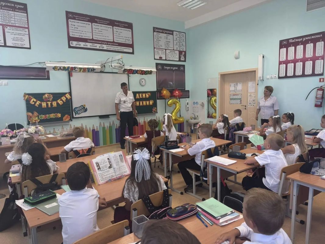 В школах Евпатории прошли уроки по безопасности дорожного движения В школах Евпатории прошли уроки по безопасности дорожного движения
