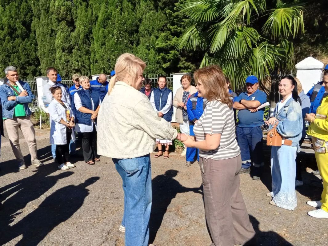 Янина Павленко: Сегодня в работе Алушта – общение с жителями, встречи с большими коллективами, точечная отработка обращений Янина Павленко: Сегодня в работе Алушта – общение с жителями, встречи с большими коллективами, точечная отработка обращений