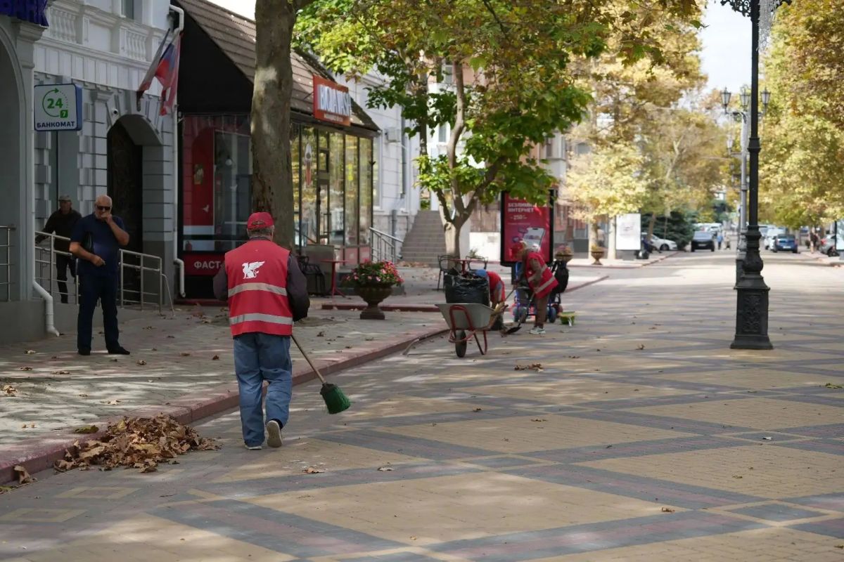 В городских скверах продолжаются работы по монтажу и обслуживанию систем автоматического полива В городских скверах продолжаются работы по монтажу и обслуживанию систем автоматического полива