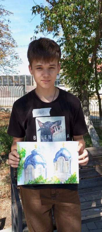 В селе Мазанка Симферопольского района состоялся художественный пленэр, посвященный местной достопримечательности — Свято-Никольскому храму В селе Мазанка Симферопольского района состоялся художественный пленэр, посвященный местной достопримечательности — Свято-Никольскому храму