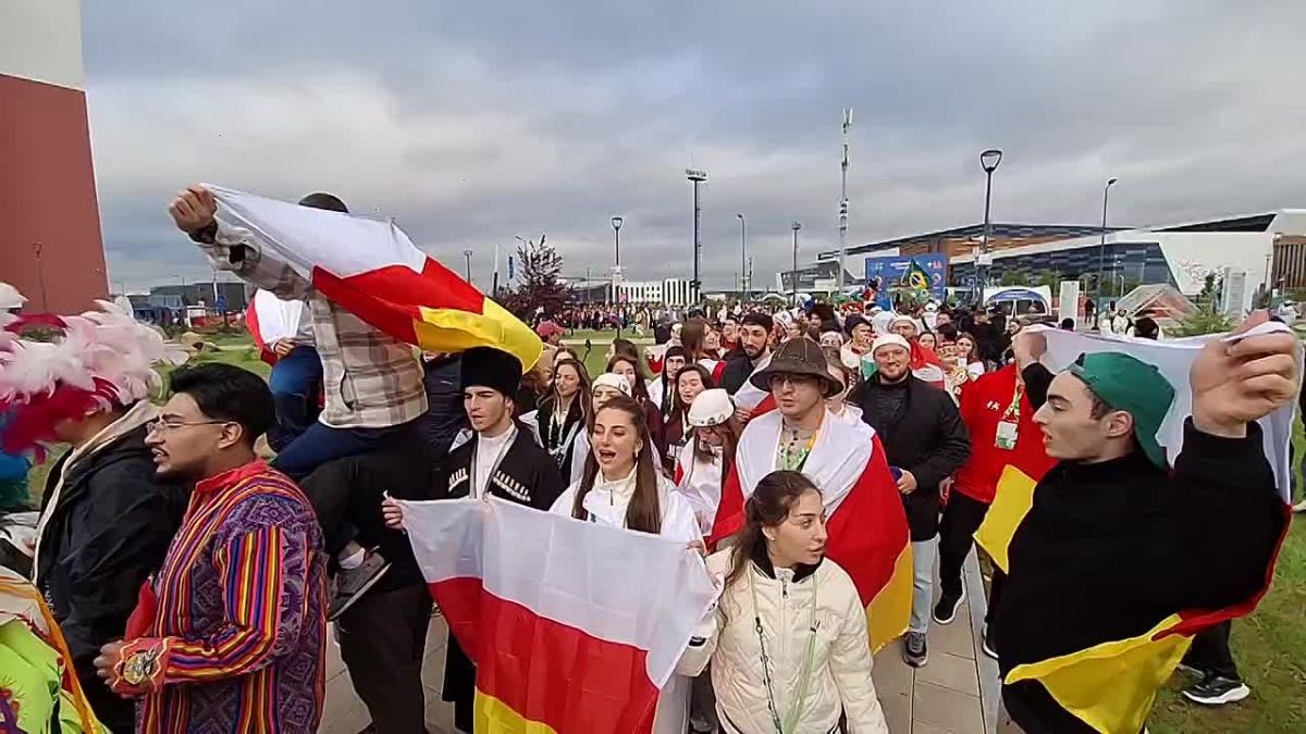 Шествие молодежи мира объединило более двух тысяч человек