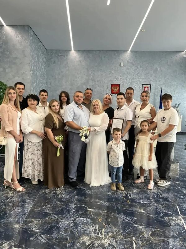 В Крыму растет популярность торжественных церемоний в честь юбиляров супружеской жизни В Крыму растет популярность торжественных церемоний в честь юбиляров супружеской жизни