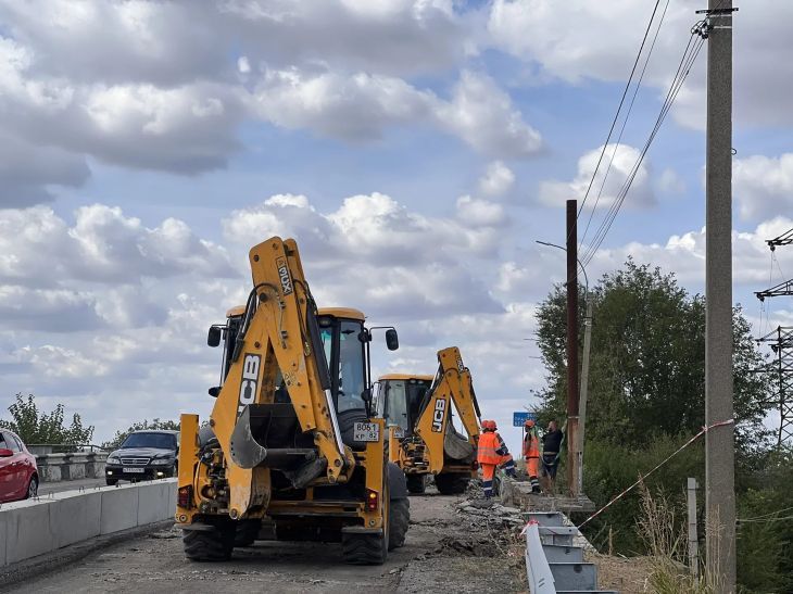 В Красногвардейском районе начали ремонт «Петровского моста»